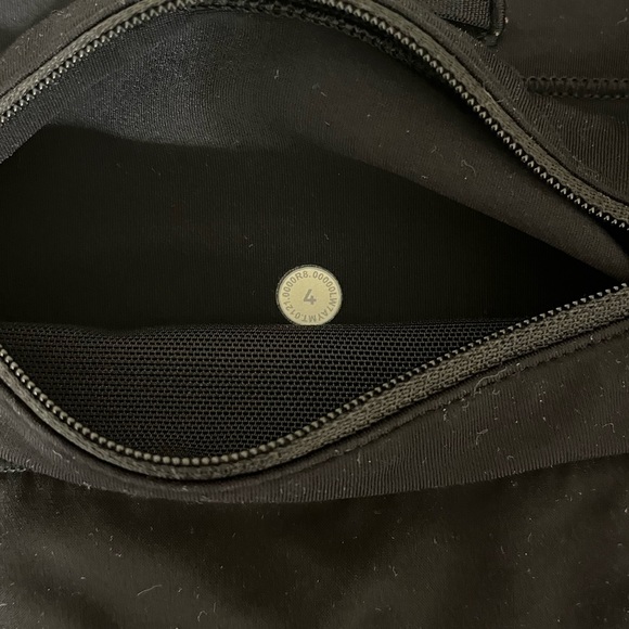 Lululemon speed up shorts - Picture 3 of 3